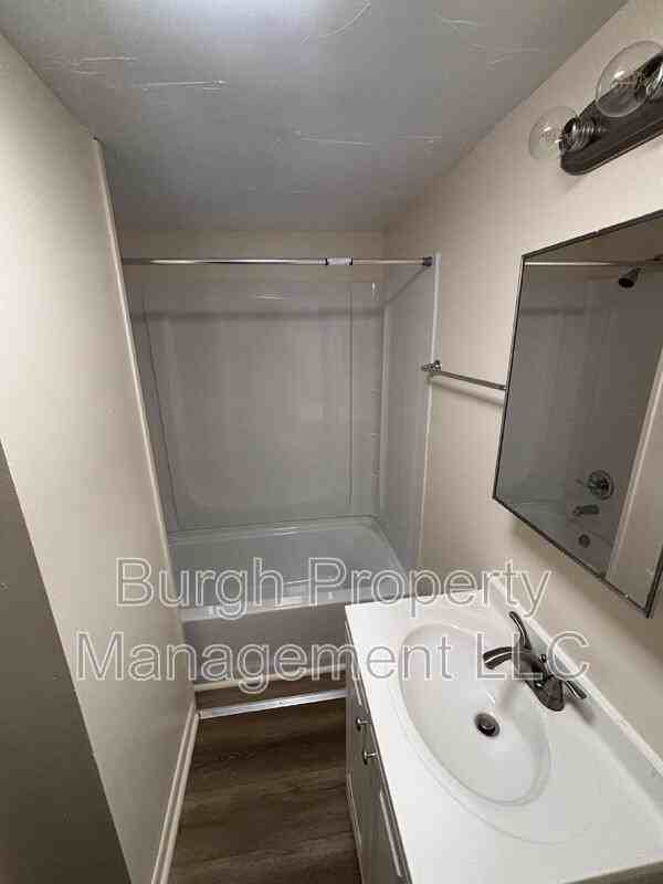 725 Addison St #1 - Photo 4 of 15