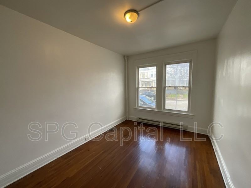 132 W Jackson St - Photo 5 of 10