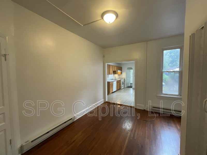 132 W Jackson St - Photo 6 of 10