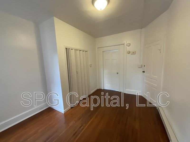 132 W Jackson St - Photo 7 of 10