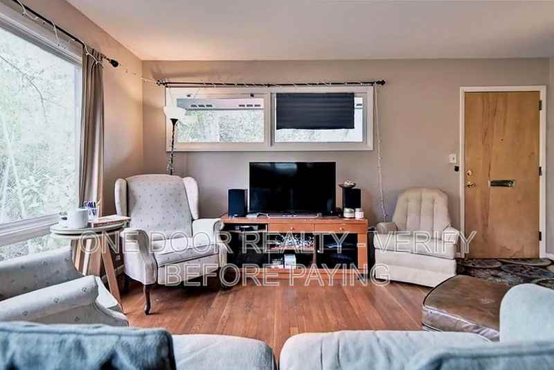 312 Cary St - Photo 7 of 17
