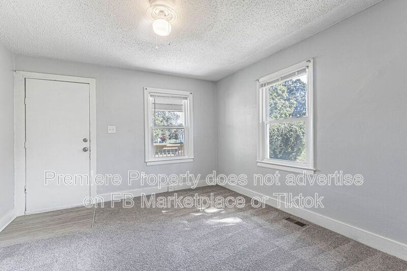 2004 S Overton Ave - Photo 2 of 13