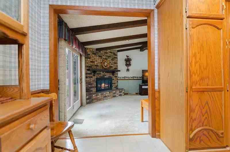 1266 Shadow Ln - Photo 3 of 23