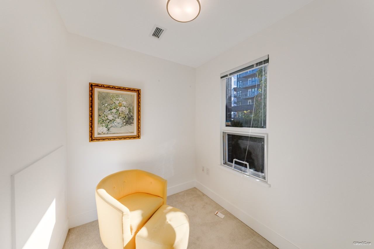 9739 University Crescent - Photo 3 of 28
