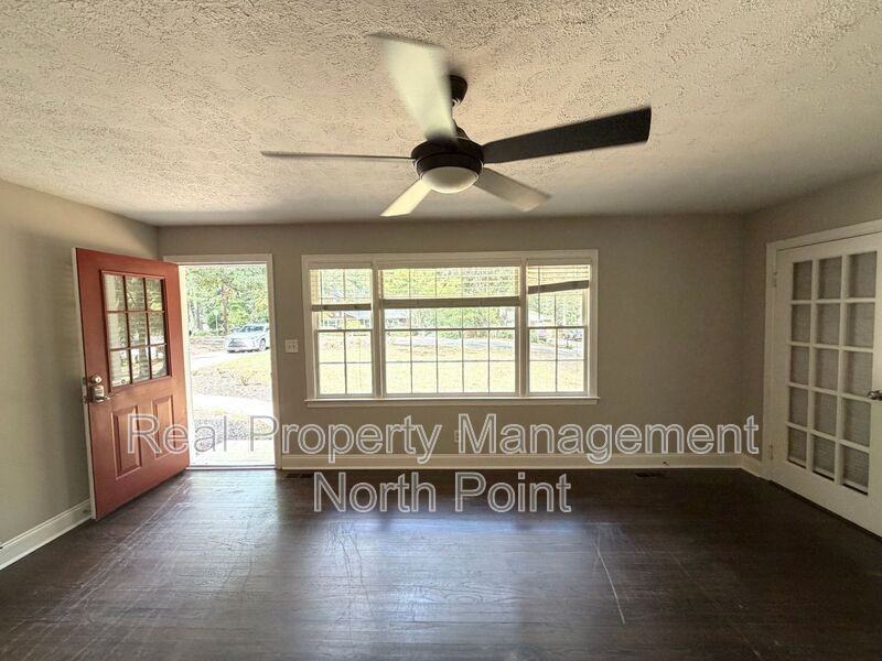 179 Prospect St - Photo 3 of 27