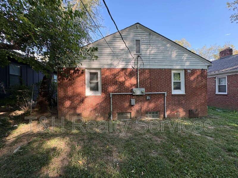 4348 Crittenden Ave - Photo 5 of 16