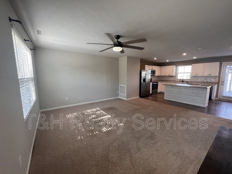854 Mcarthur Dr - Photo 7 of 23