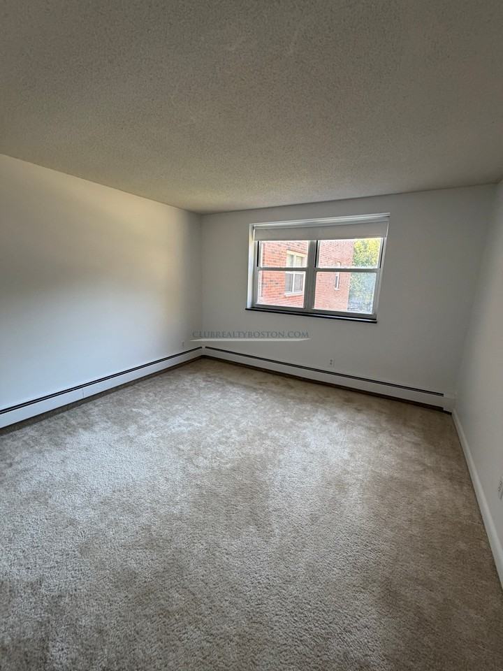 151 Concord St #24 - Photo 5 of 20
