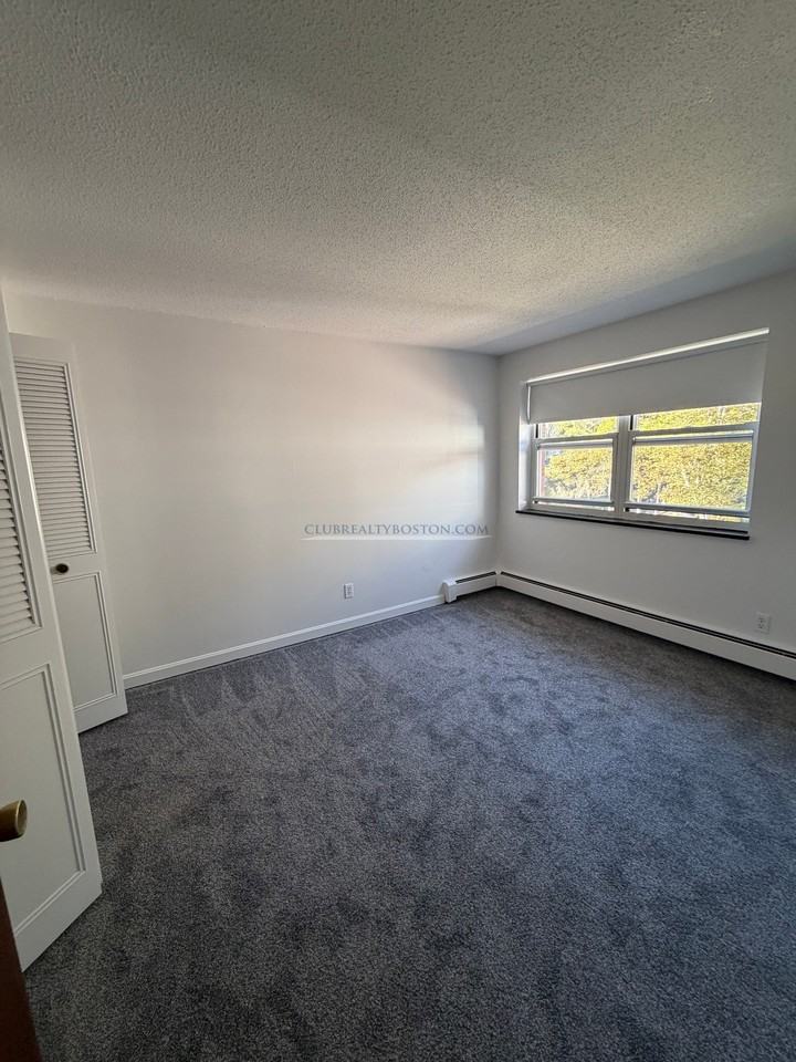 153 Concord St #31 - Photo 3 of 16