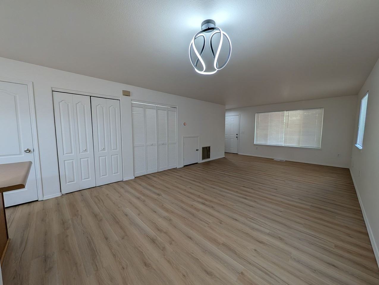 100 E Miller Ave - Photo 7 of 21