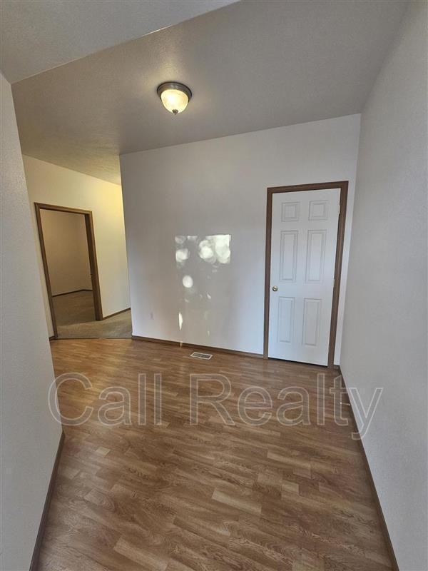 823 S Russell St - Photo 4 of 29