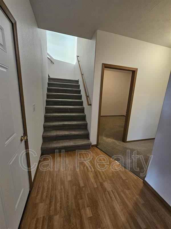823 S Russell St - Photo 5 of 29