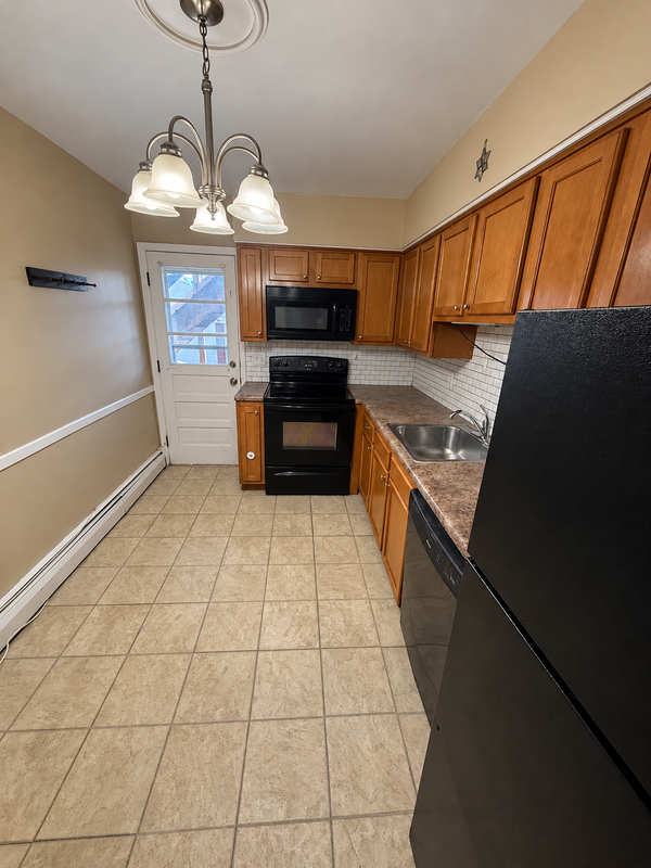 12 Pine St - Photo 2 of 9