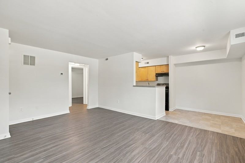 5001 Midwood Ave - Photo 4 of 16