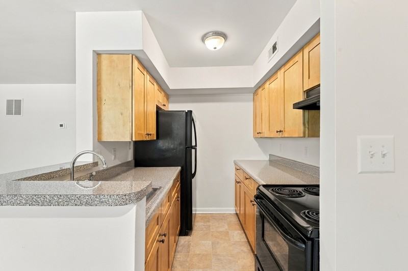 5001 Midwood Ave - Photo 7 of 16