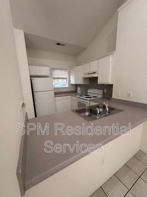 1621 Wellspring Way - Photo 3 of 22