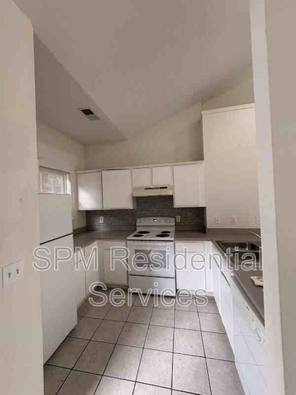 1621 Wellspring Way - Photo 5 of 22