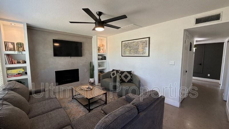 1715 W Marco Polo Rd - Photo 3 of 11