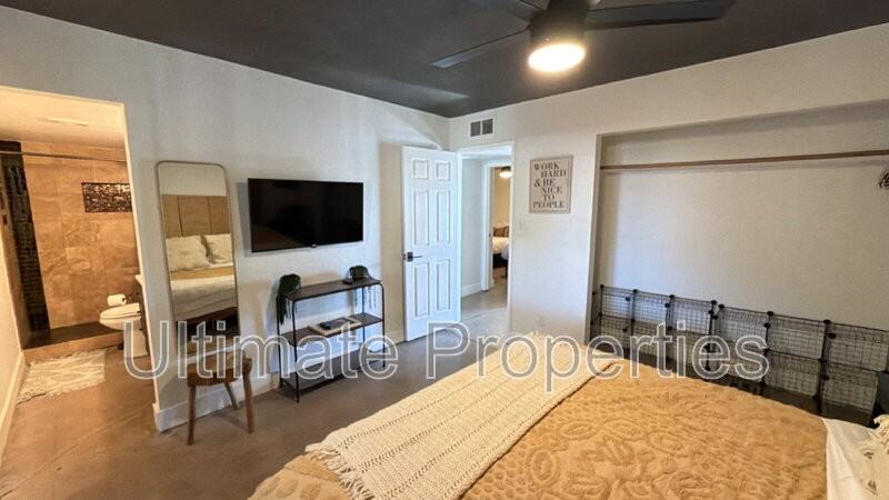 1715 W Marco Polo Rd - Photo 7 of 11