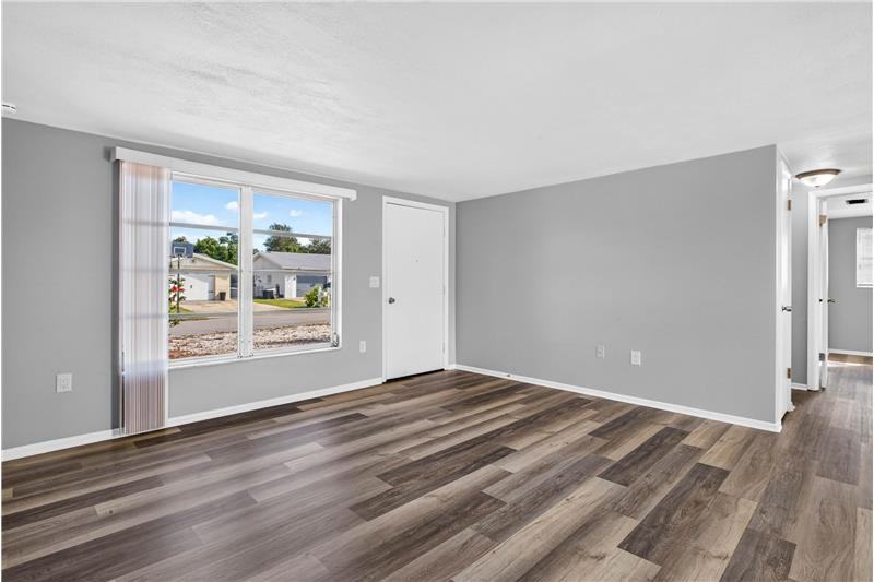 7804 Hawthorn Dr - Photo 3 of 9