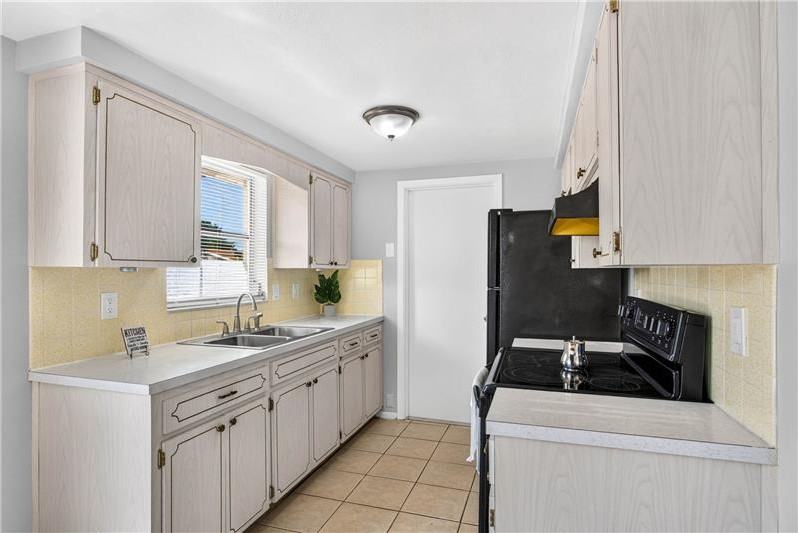 7804 Hawthorn Dr - Photo 5 of 9