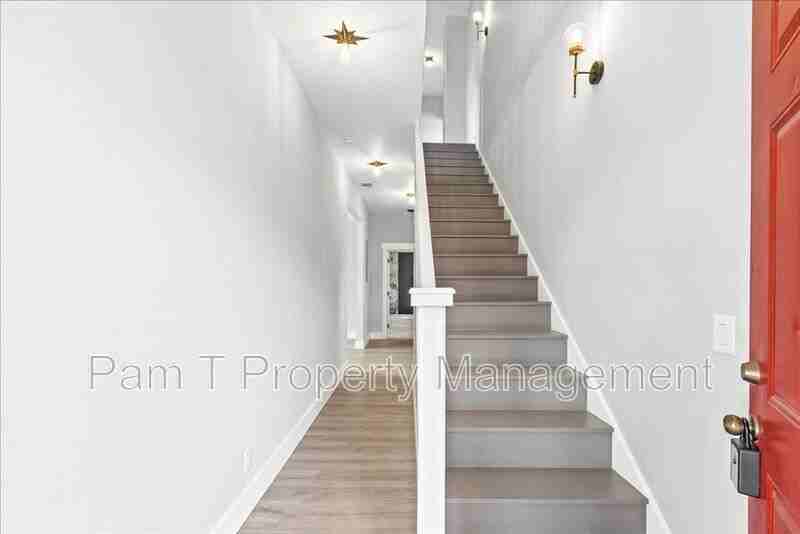 3205 Burroughs St - Photo 4 of 32