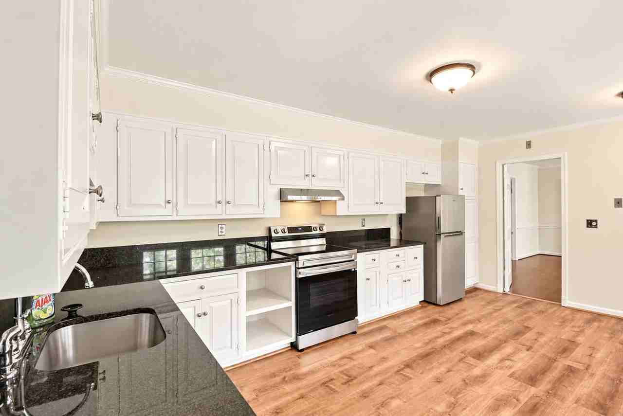 11009 Cripplegate Rd - Photo 7 of 41