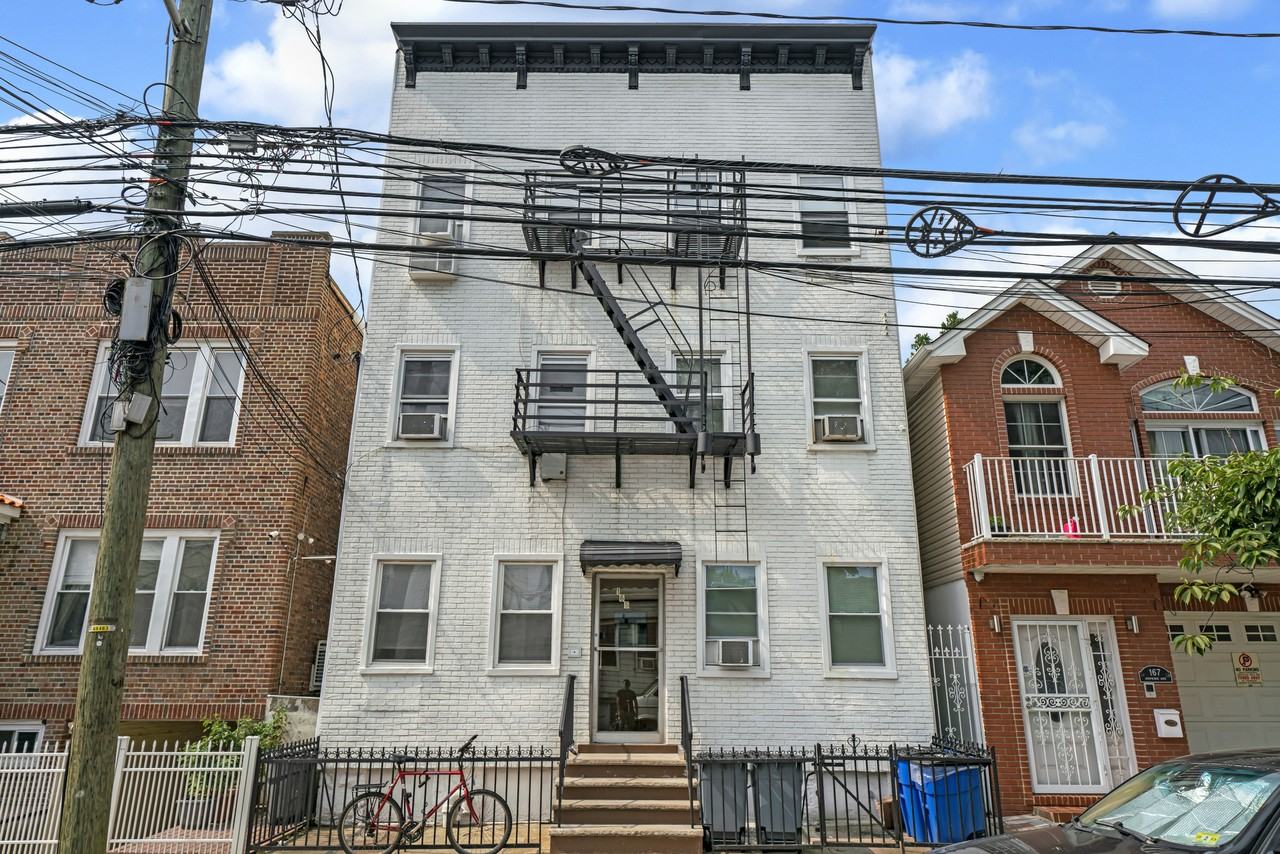 165 Hopkins Ave - Photo 5 of 5