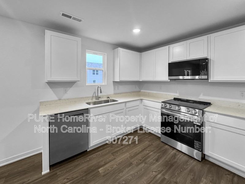 813 Fraser Ln - Photo 5 of 22