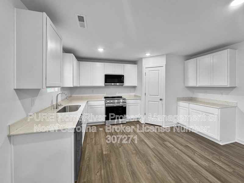 813 Fraser Ln - Photo 6 of 22