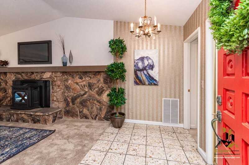 1811 Oak Ter - Photo 4 of 37