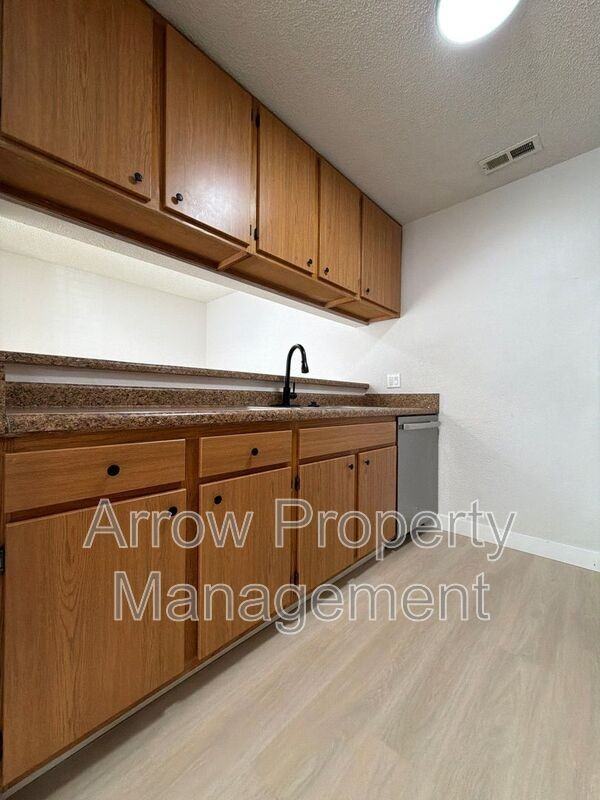 2350 N 44th St #1 - Photo 3 of 18