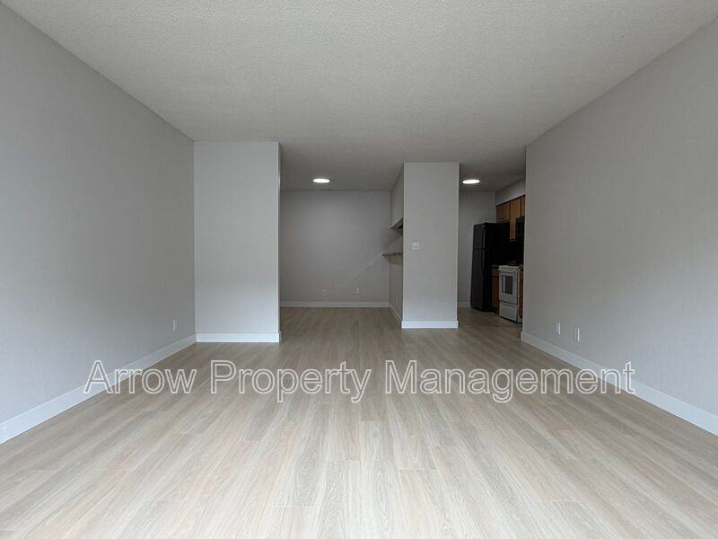 2350 N 44th St #1 - Photo 5 of 18