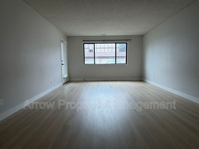 2350 N 44th St #1 - Photo 6 of 18