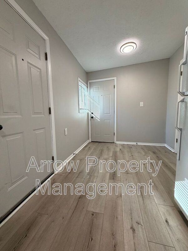 2205 Holdrege St #2 - Photo 4 of 15