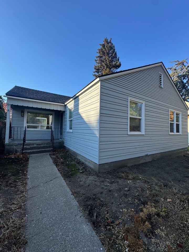 702 E 7th Ave - Photo 2 of 17