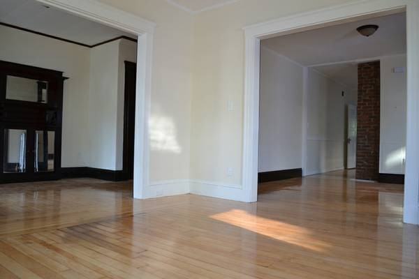65 Auburn St #1D - Photo 7 of 34