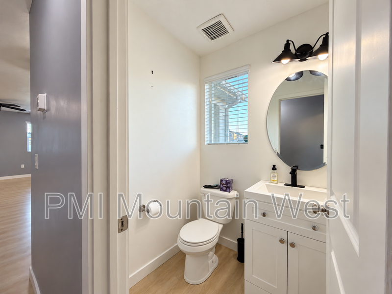 1551 W Parkview Dr - Photo 3 of 21