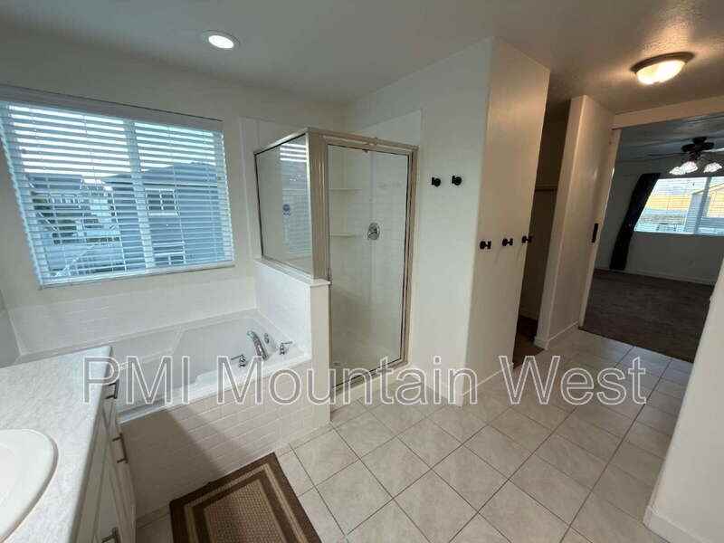 1551 W Parkview Dr - Photo 4 of 21
