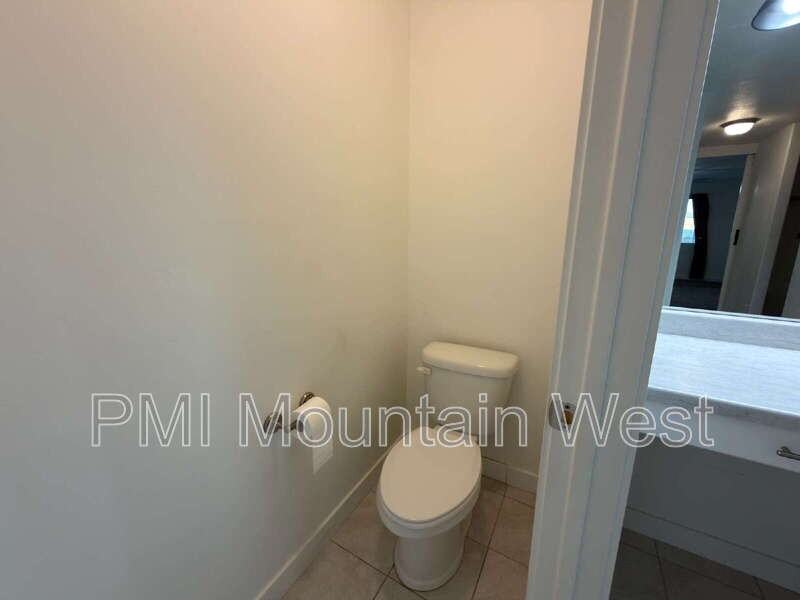 1551 W Parkview Dr - Photo 5 of 21
