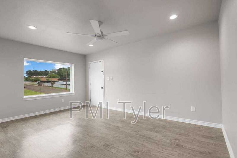 1816 W Oakwood St - Photo 6 of 22