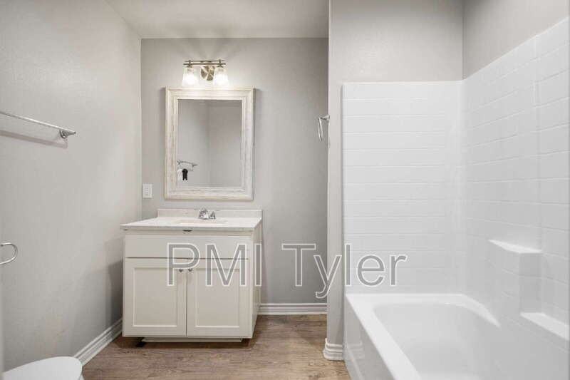 1816 W Oakwood St - Photo 7 of 22