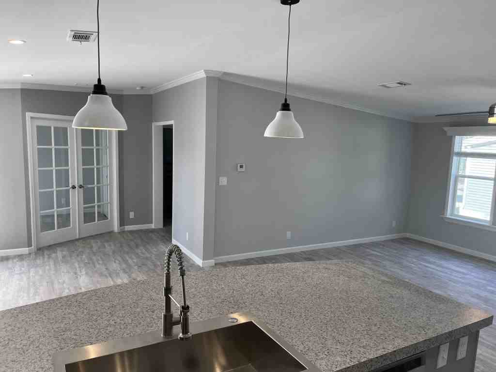 1005 Cloverleaf Cir - Photo 6 of 34