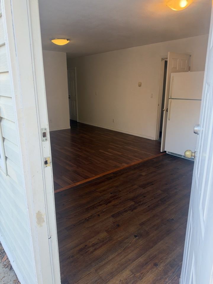 20574 28 Avenue #A - Photo 4 of 11