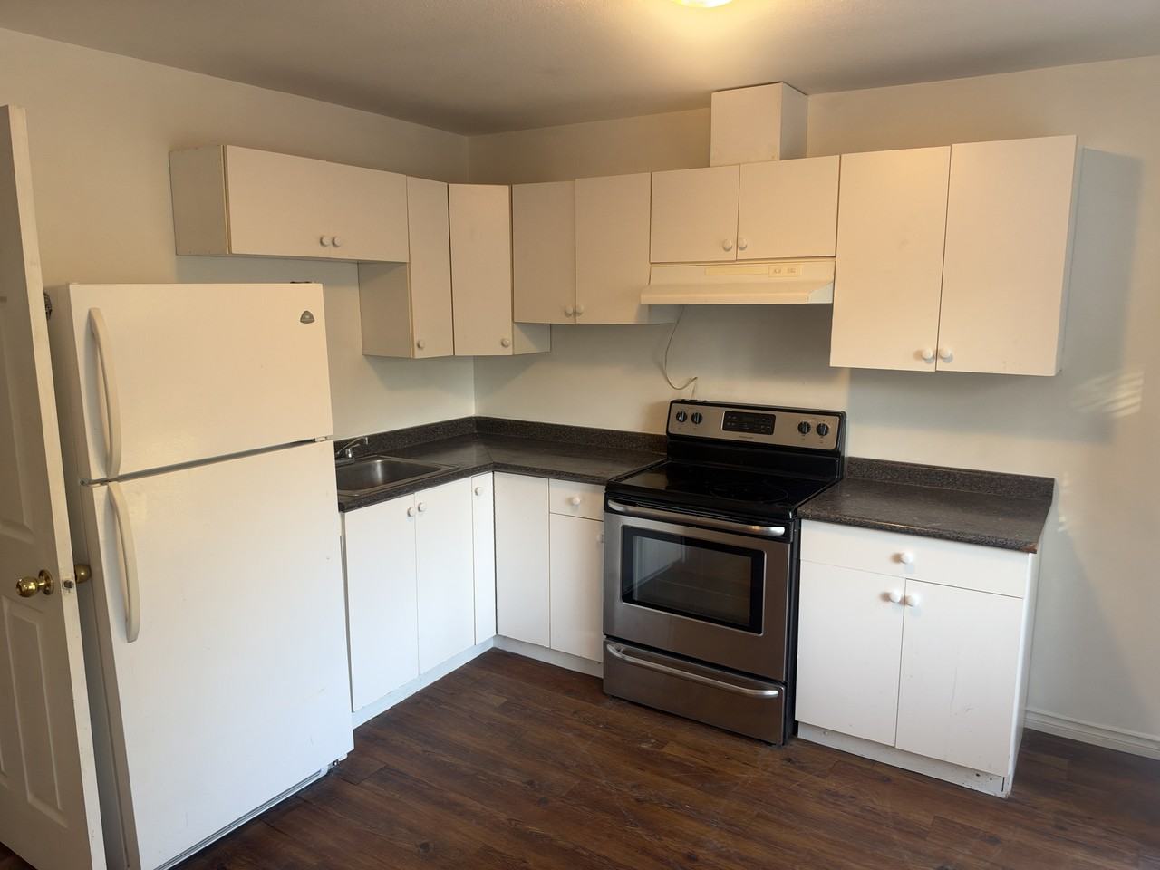 20574 28 Avenue #A - Photo 5 of 11