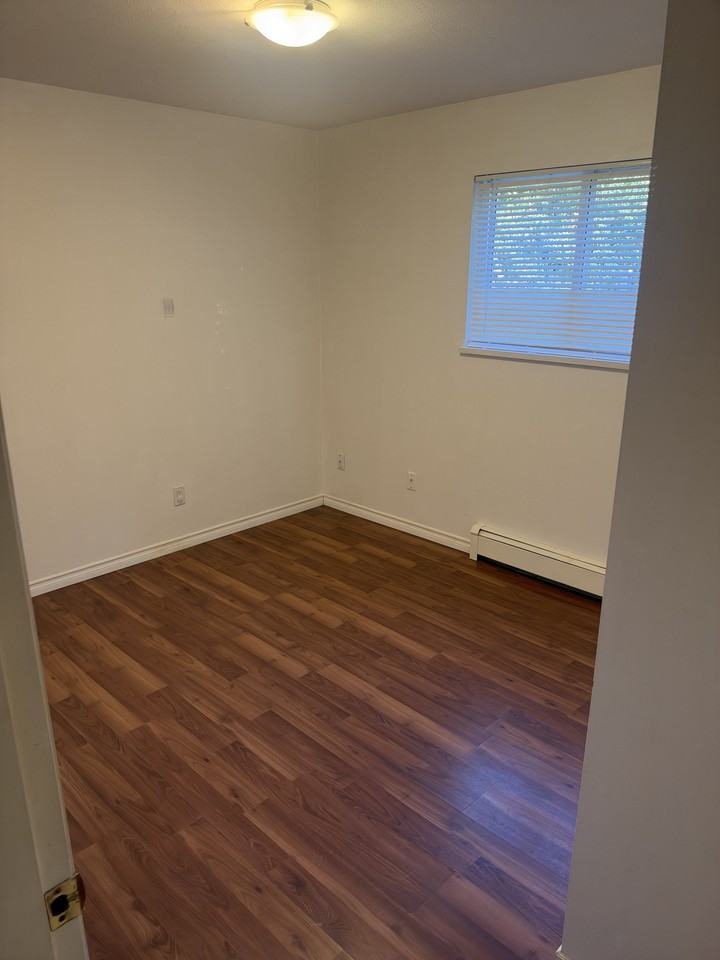 20574 28 Avenue #A - Photo 7 of 11