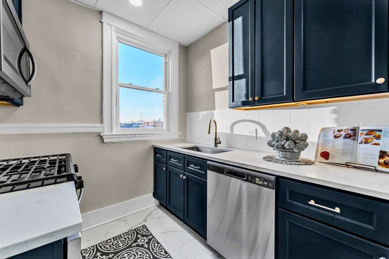 The Woodrow at 300 E 30th Street - Photo 5 of 26