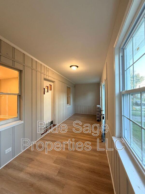 611 11th Ave - Photo 2 of 28