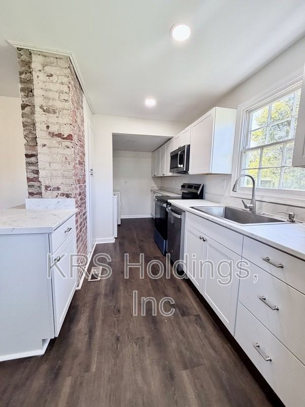 2370 Proffit Rd - Photo 3 of 19