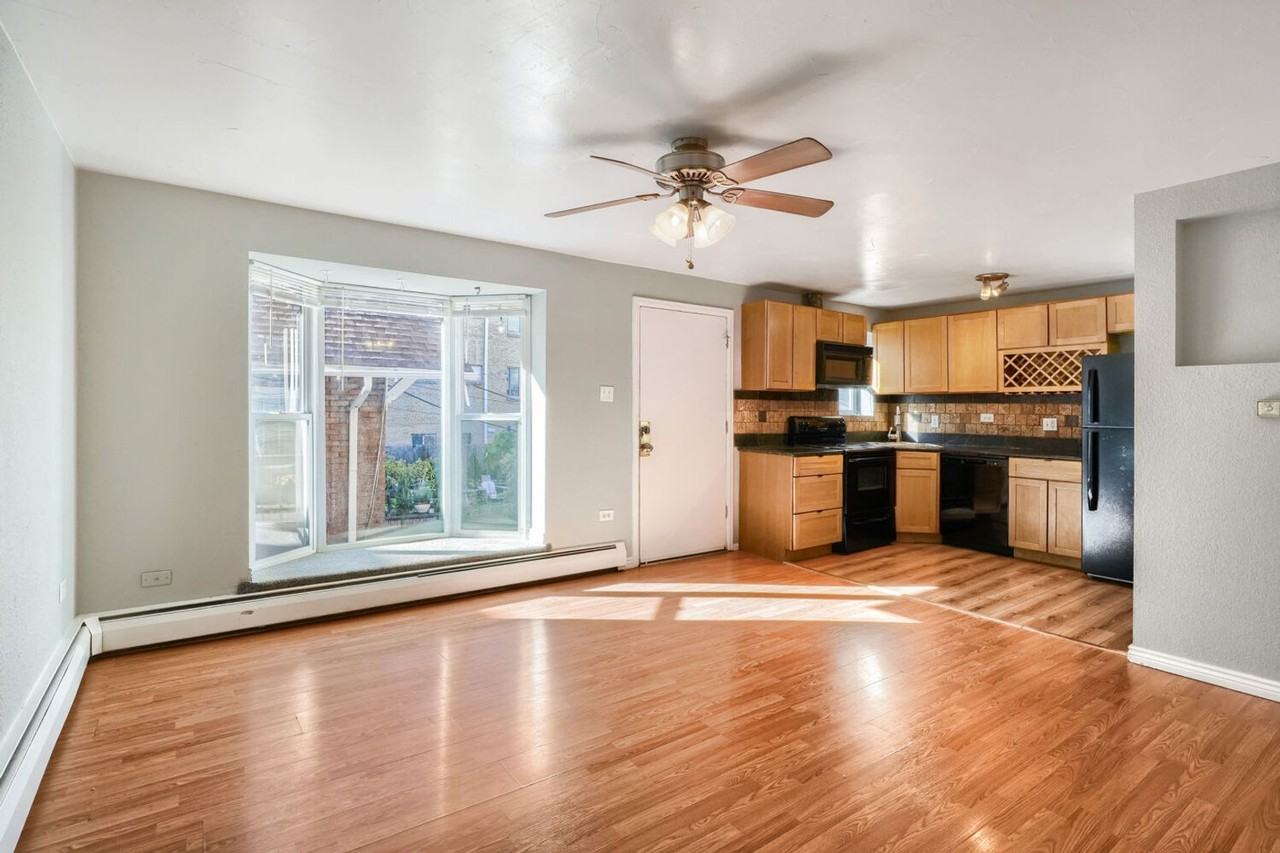 1355 Gaylord St - Photo 3 of 10